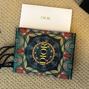 Beautiful Christian Dior shopping bag